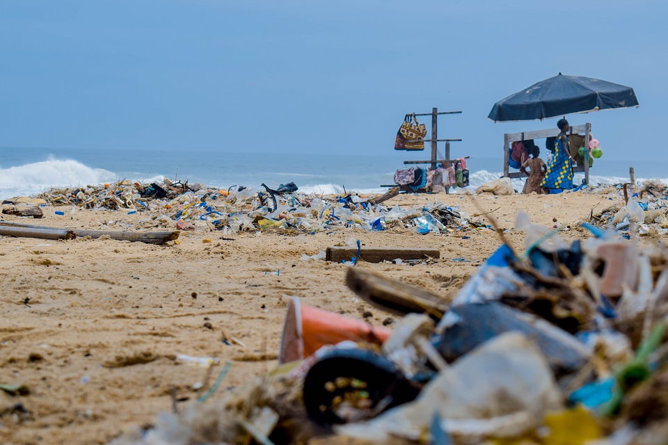 プラスチックリサイクル率10%　国連は「地球が窒息しかけている」と発表