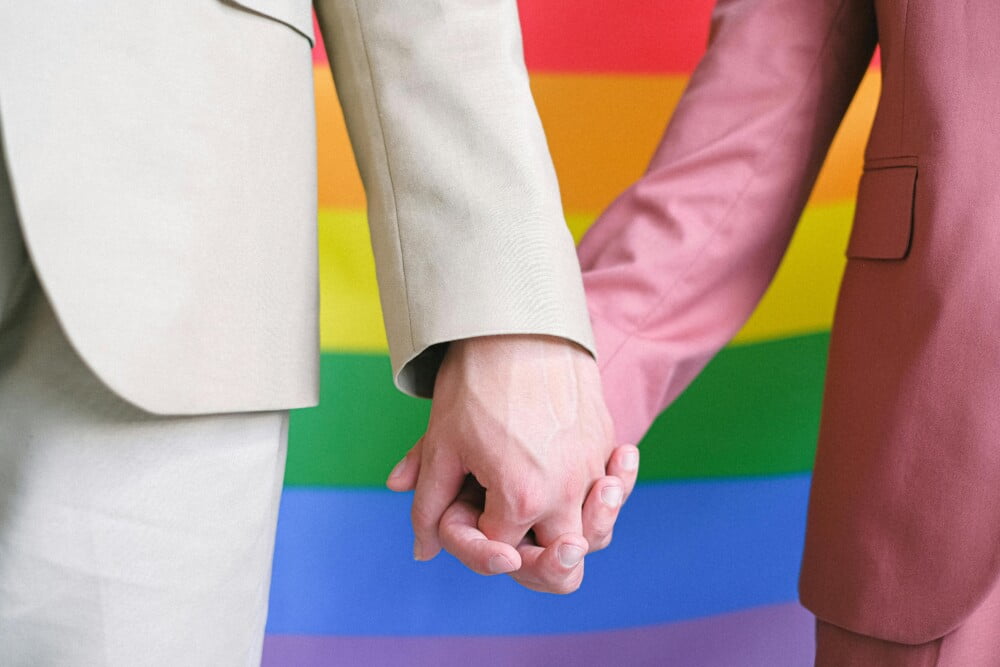 日本初！男性カップルの住民票の続柄に「夫（未届）」日本の同性婚議論は進むのか