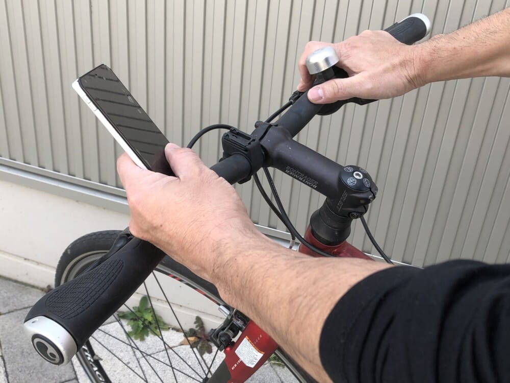 自転車「ながらスマホ」11月から罰則強化！罰金・実刑も！？