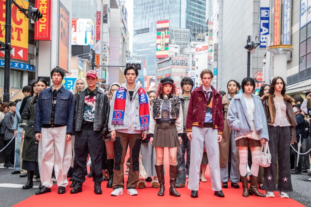 渋谷の路上がランウェイに!コラボファッションで文化交流を「渋谷ファッションウィーク 2025 秋」