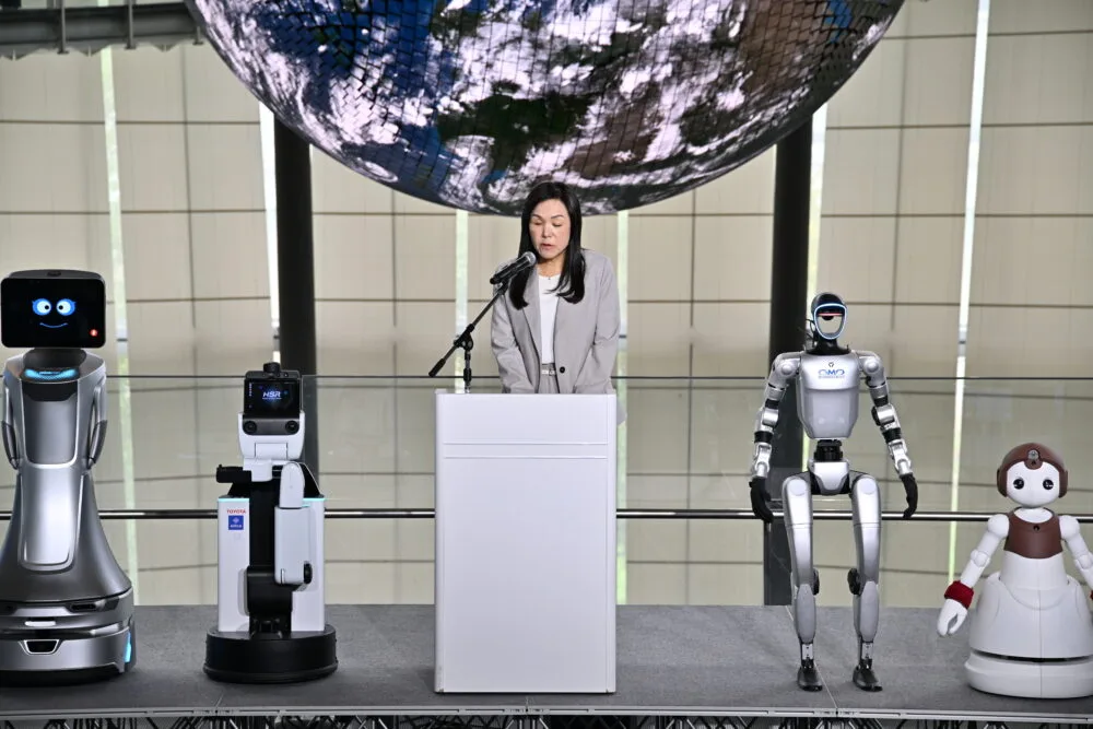 日本科学未来館の挑戦 「誰一人取り残さない」AI・ロボットとつながる
