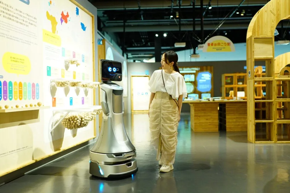 日本科学未来館の挑戦 「誰一人取り残さない」AI・ロボットとつながる