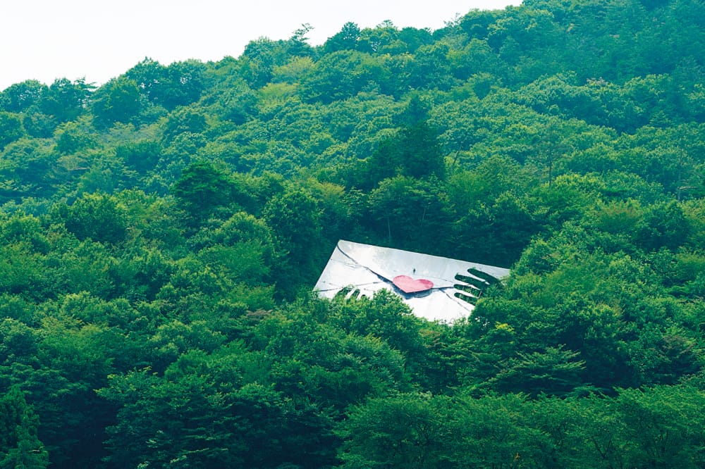 「陸の豊かさも守ろう」自然と人を結ぶ藤野の環境アート「緑のラブレター」に込められた思い