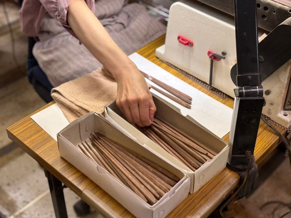 一本の箸から考える、「つくる責任・つかう責任」 ー東京に残る箸職人と、AKOMEYA TOKYOの大人の社会科見学