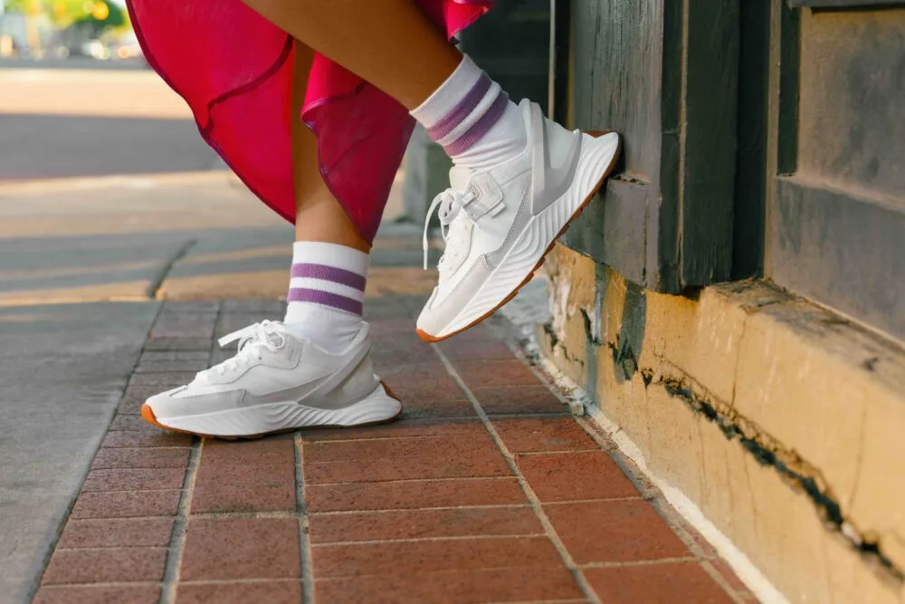 履く”の常識を変えるユニバーサルデザイン｜米国発ハンズフリー