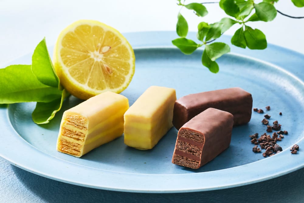 夏の手土産は「溶けにくい」が新基準　メリーチョコレートの「シュガーコートミルフィーユ」