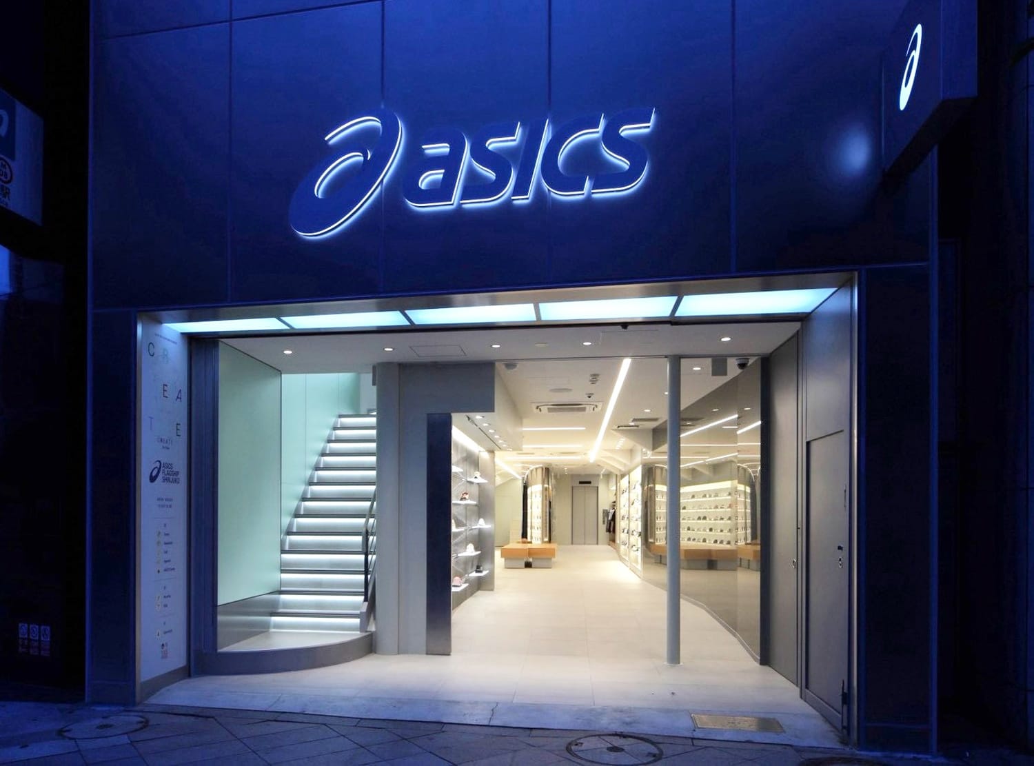 靴も、アパレルも!アシックスの魅力が詰まった「ASICS FLAGSHIP SHINJUKU」で、“自分だけの一着”を!